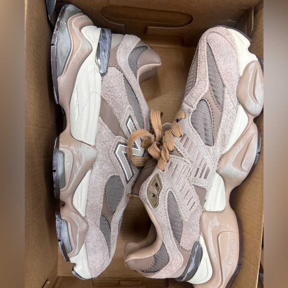 (Men’s )New Balance 9060 Mushroom Timberwolf - Picture 10 of 10